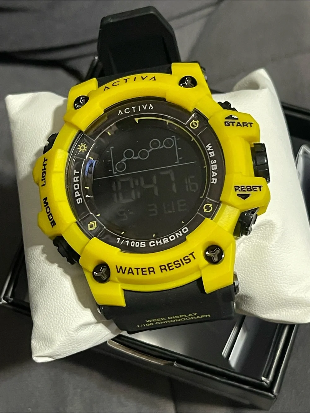 Bundle of 8 Activa Summit X Invicta Unisex Digital Watch - 50mm new